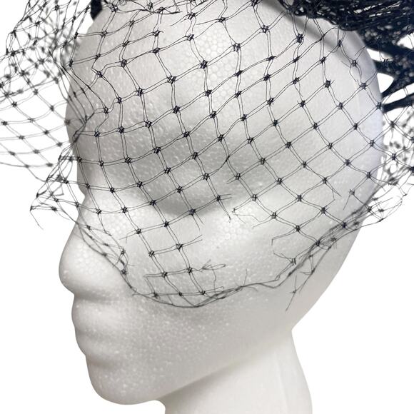Vintage Black Netted Veil 19050s Pillbox Fascinator Hat main image 7